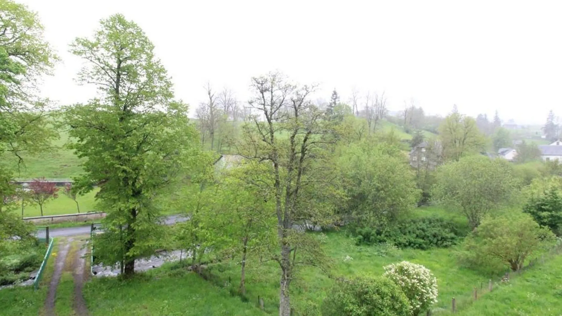 Holiday home Gite Independant Au Coeur Des Volcans D'Auvergne Avec Jardin Privatif, Cheminee Et Randonnees A Proximite - Fr-1-742-549 Saint-Saturnin