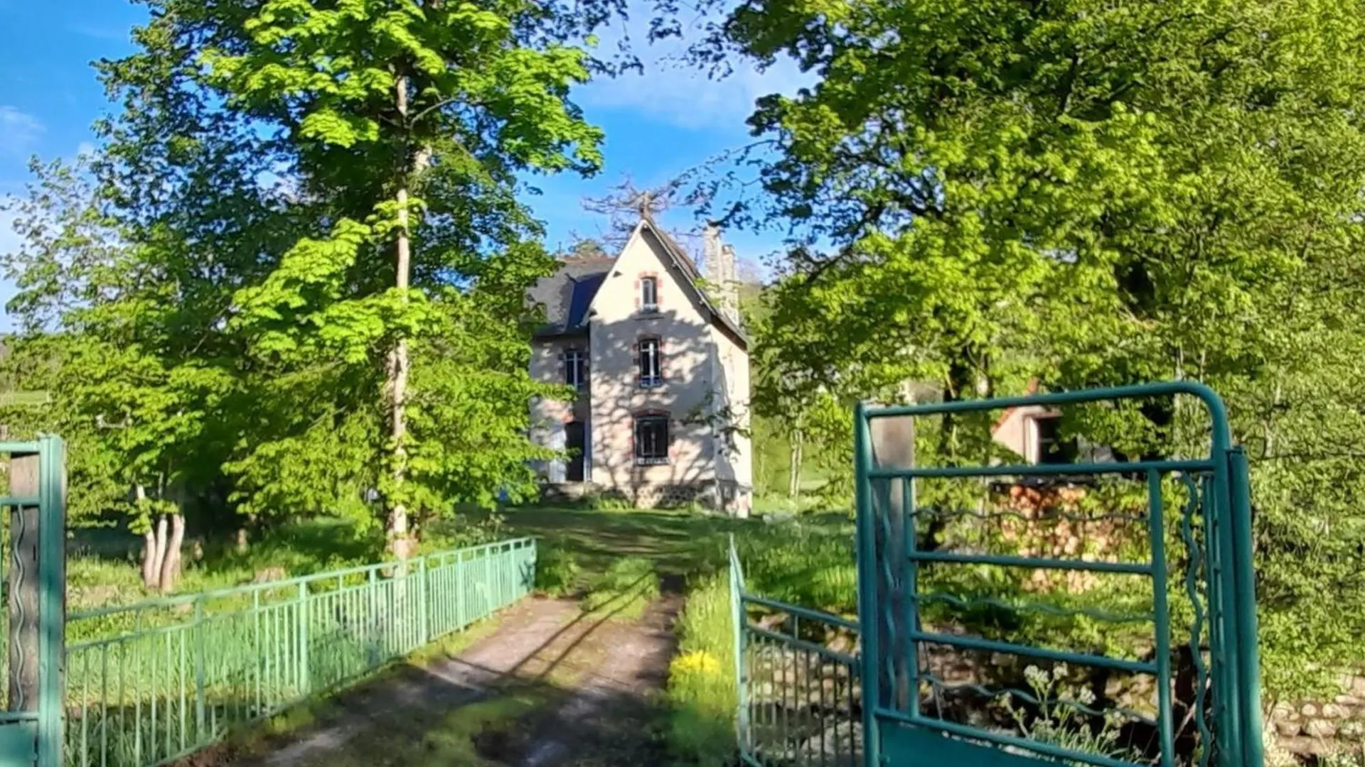 Gite Independant Au Coeur Des Volcans D'Auvergne Avec Jardin Privatif, Cheminee Et Randonnees A Proximite - Fr-1-742-549 Saint-Saturnin