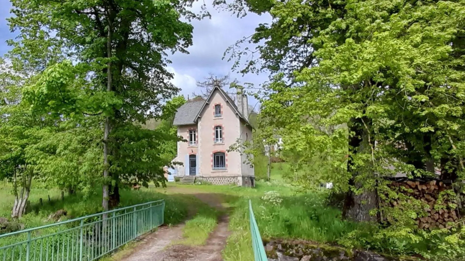 Gite Independant Au Coeur Des Volcans D'Auvergne Avec Jardin Privatif, Cheminee Et Randonnees A Proximite - Fr-1-742-549 Saint-Saturnin  펜션 Saint-Saturnin (Cantal)